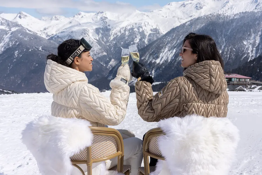 High Society / Kelly product or lifestyle photo